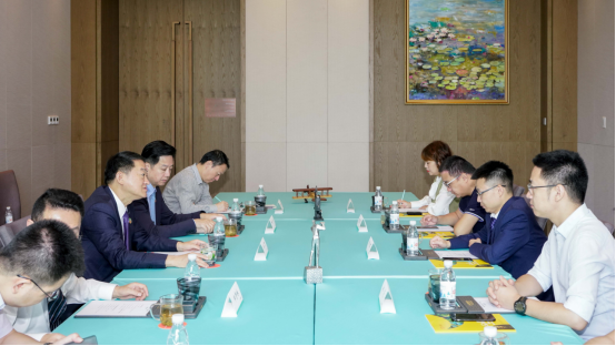 省尊龙凯时集团党委书记、董事长任丁与腾讯“王者荣耀”CTO邓君、腾讯大成网总裁郑亮座谈交流
